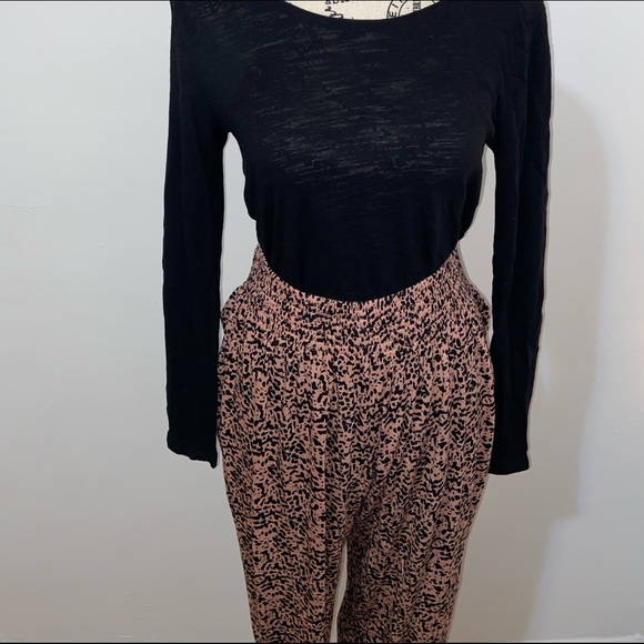 H&M Women’s Viscose Cheetah Print Pants - Picture 7 of 13